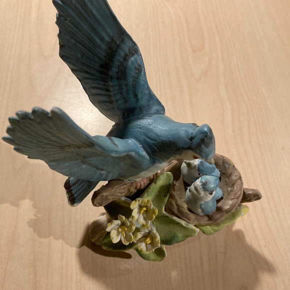 Beautiful Ceramic Mom Blue Jay/Bird w/Babies In Nest Tree/Leaves Yellow Primrose - Picture 4 of 6